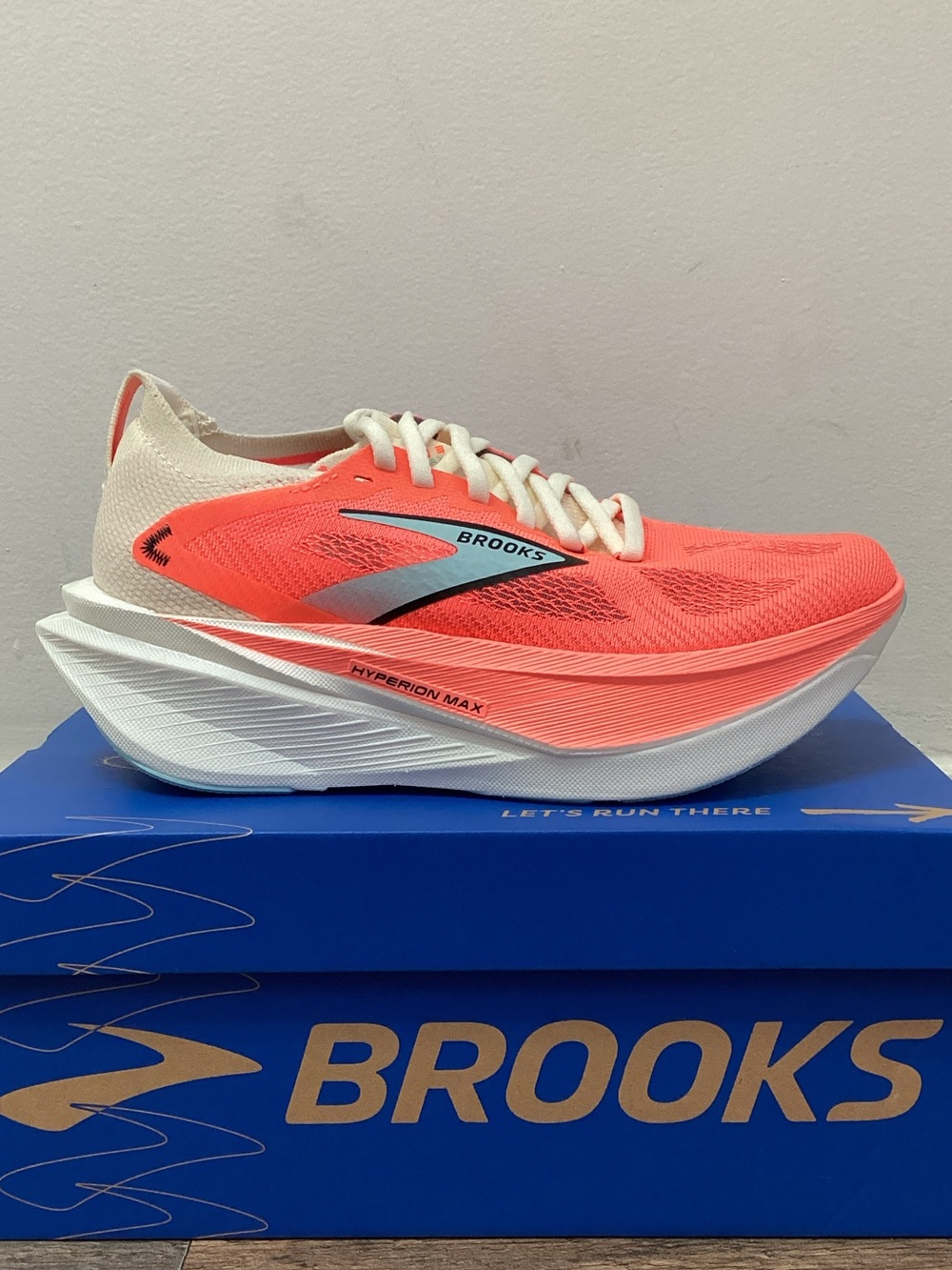 Women’s Brooks Hyperion Max 3